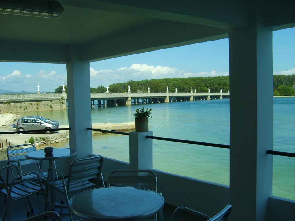 Hostal Miramar О Грове Екстериор снимка