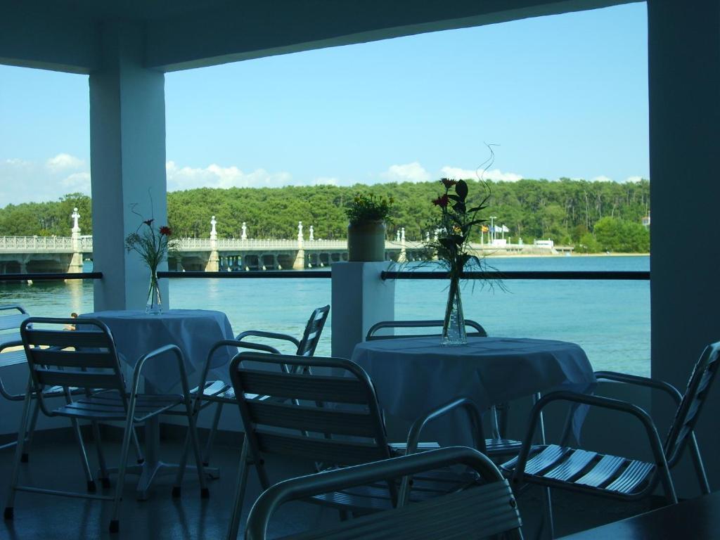 Hostal Miramar О Грове Екстериор снимка